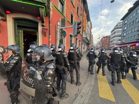 Einsatzkräfte der Kantonspolizei Zürich