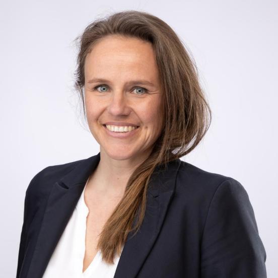 Portät von Barbara Gisler, Leiterin des Gefängnisses 