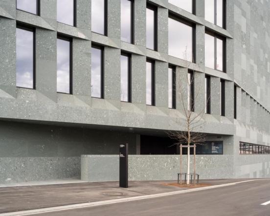 Eingang des Gefängnisses Zürich West