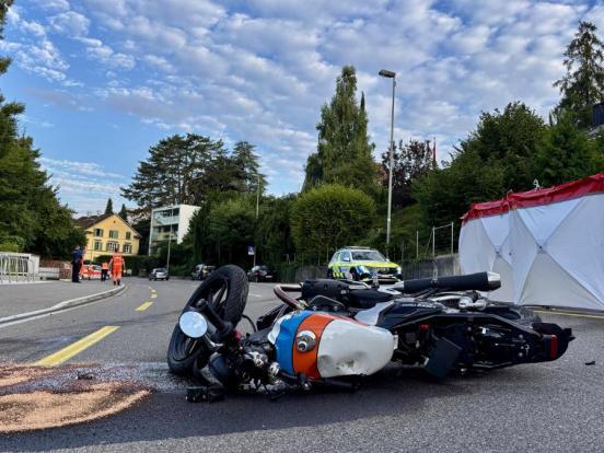Motorrad in Unfallendlage