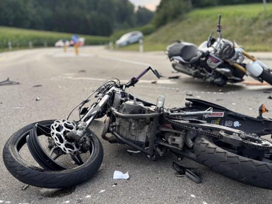 Motorräder in Unfallendlage