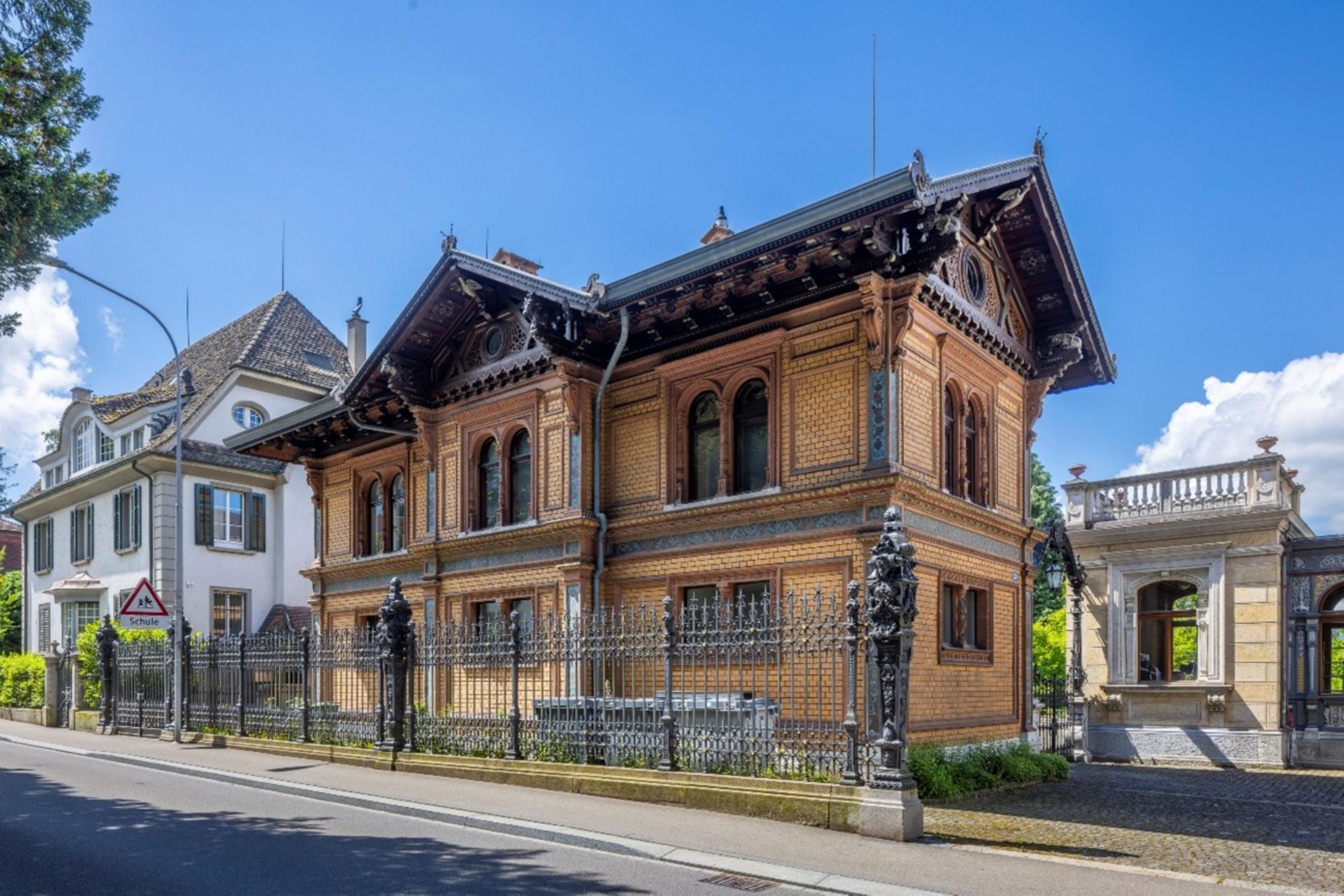 Führung im Kutscherhaus der Villa Patumbah