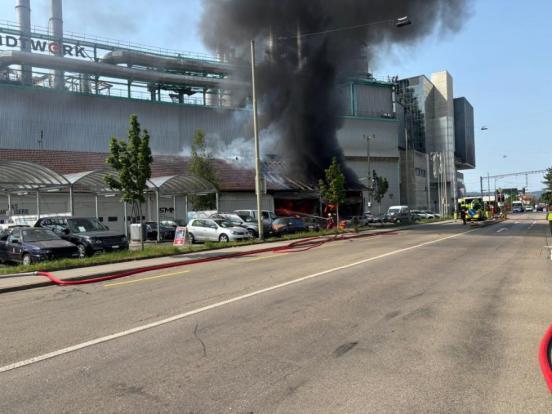 Brand von Autoboxen in Winterthur