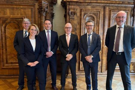 Gruppenfoto der Geschäftsleitung der ATIOZ