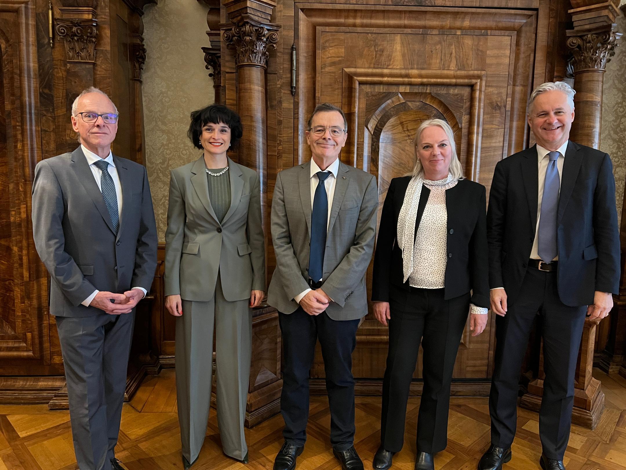 Gruppenfoto des Verwaltungsrat der ATIOZ