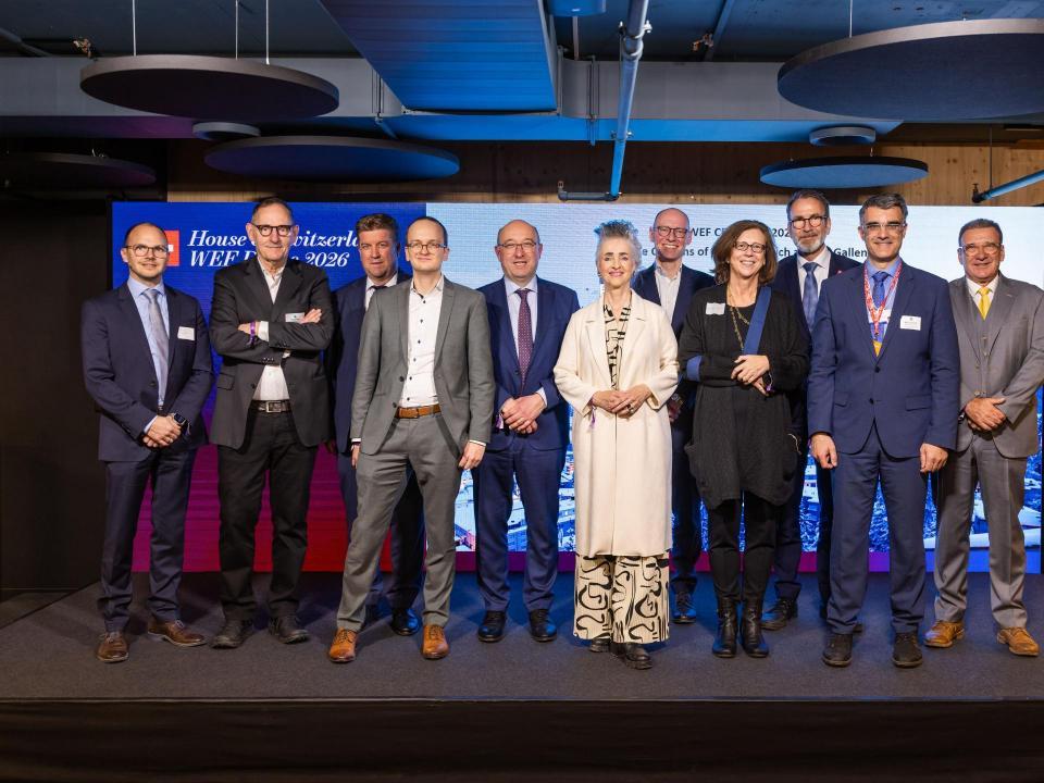 (v.l.) Alexander Glätzle (planqc), Mario Fehr (Regierungsrat Kanton Zürich), Christof Hartmann (Regierungsrat Kanton St. Gallen), Martin Neukom (Regierungsrat Kanton Zürich), Beat Tinner (Regierungspräsident Kanton St. Gallen), Carmen Walker Späh (Regierungsrätin Kanton Zürich), Sebastian Zaske (TRUMPF), Ursula Keller (ETH), Martin Saladin (SECO), Markus Caduff (Regierungsrat Kanton Graubünden), Felix Sutter (Moderator)