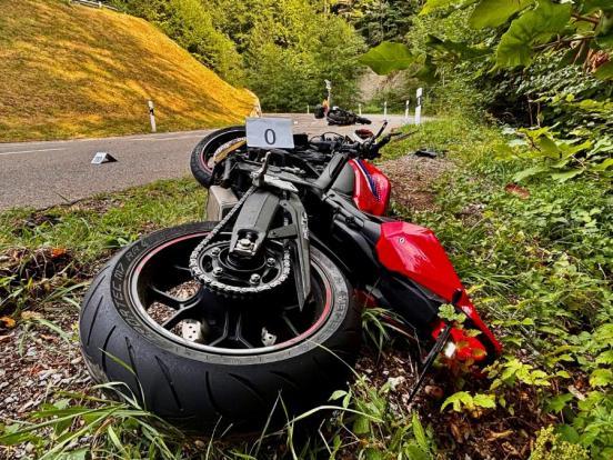 Motorräder in Unfallendlage