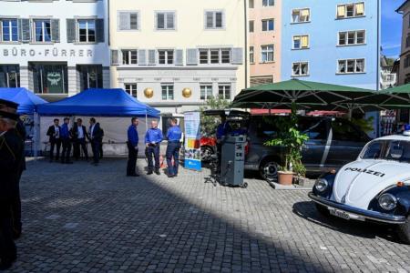 Ausstellung von Einsatzmitteln bei der Vereidigung