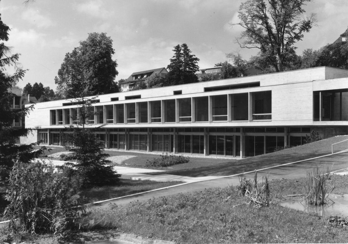 Die Südansicht der Kantonsschule Rychenberg aus dem Jahr 1963.