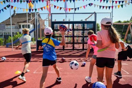 Vier Gruppen der 6. Primarschulklasse aus Seegräben duellierten sich mit den verschiedenen Spielformen der Torwand Sutu.