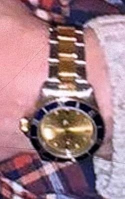 Goldene Armbanduhr des Vermissten