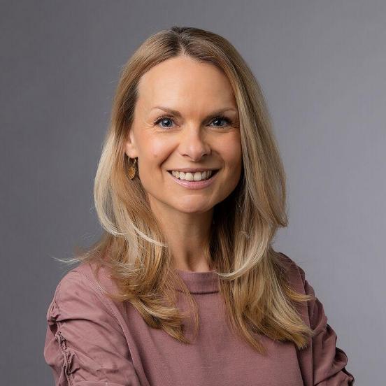 Porträtfoto Jeanine Zimmermann
