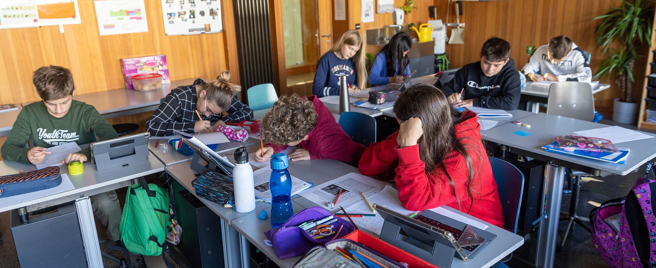 Unterricht an der Schule In der Höh Volketswil, Quelle: Reto Schlatter