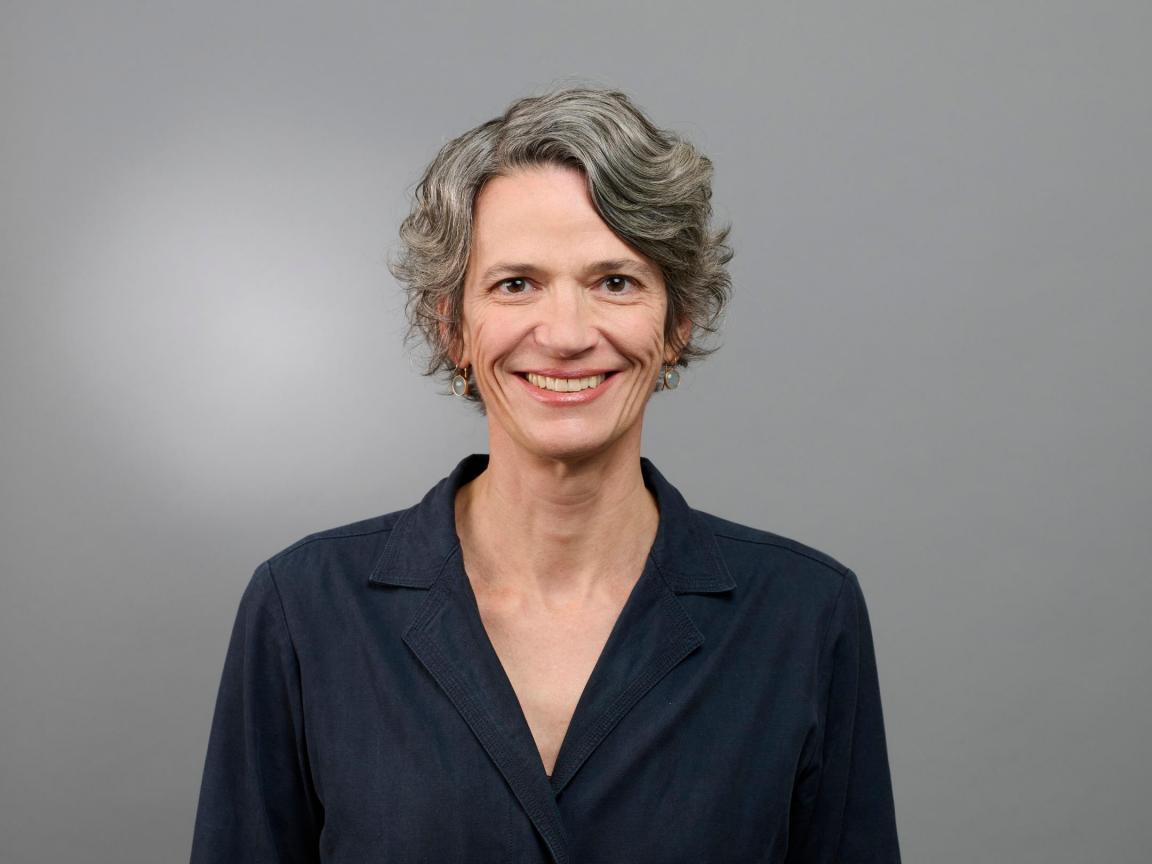 Portaitfoto Dr. Sybille Bayard, Leiterin Bildungsplanung