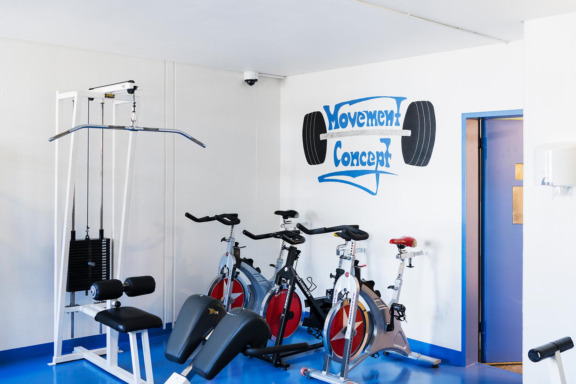 Raum mit Fitnessgeräten