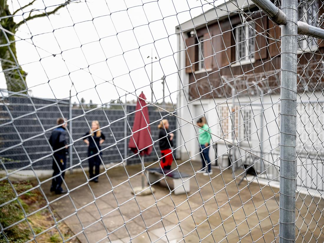 Spazierhof des Vollzugszentrums Bachtel