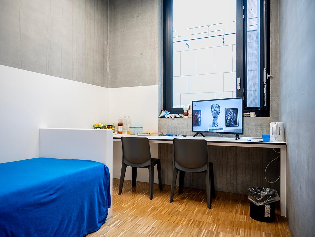 Das Bild zeigt eine Zweierzelle im Gefängnis Zürich West.