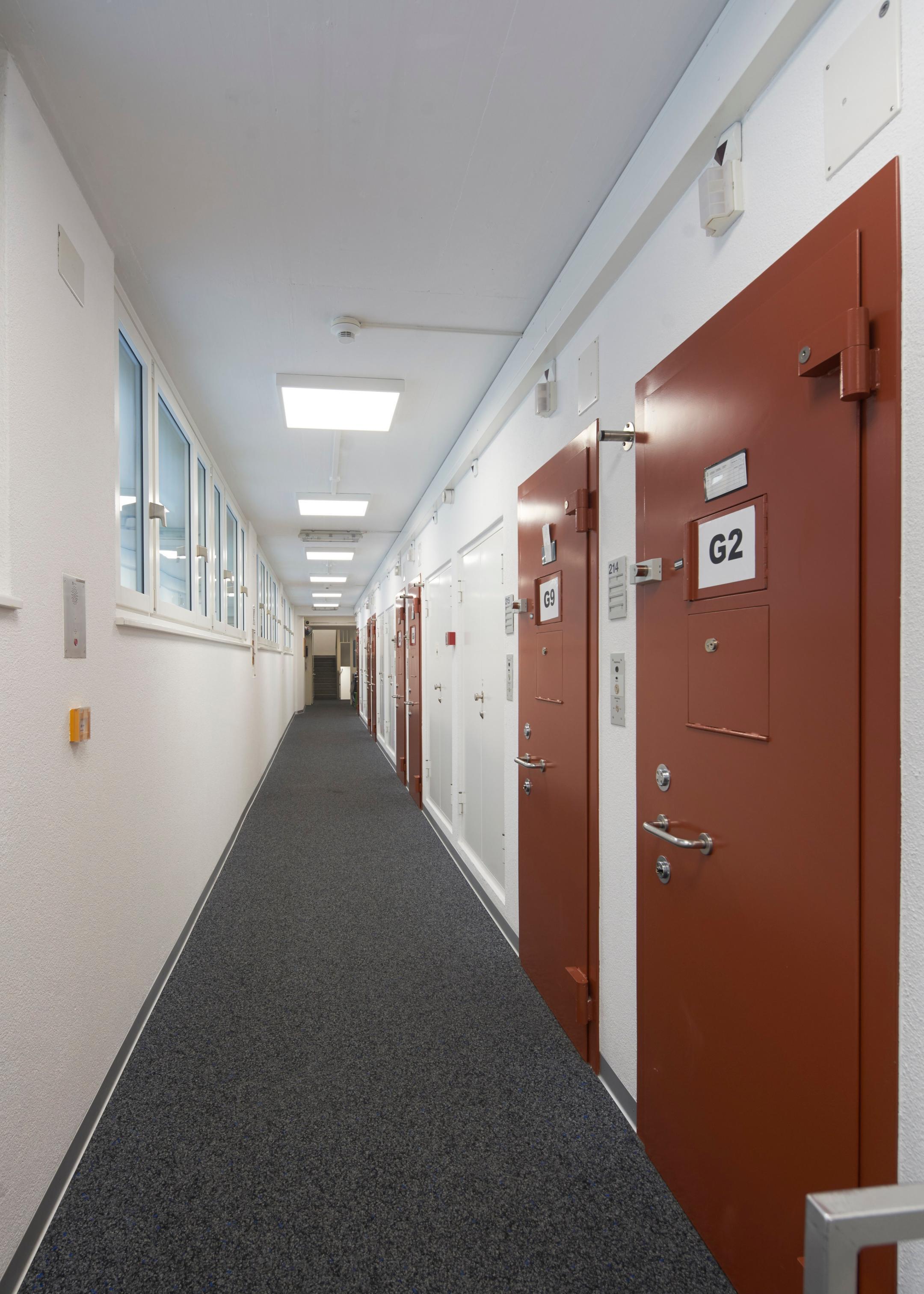 Nummerierte Zelleneingangstüren