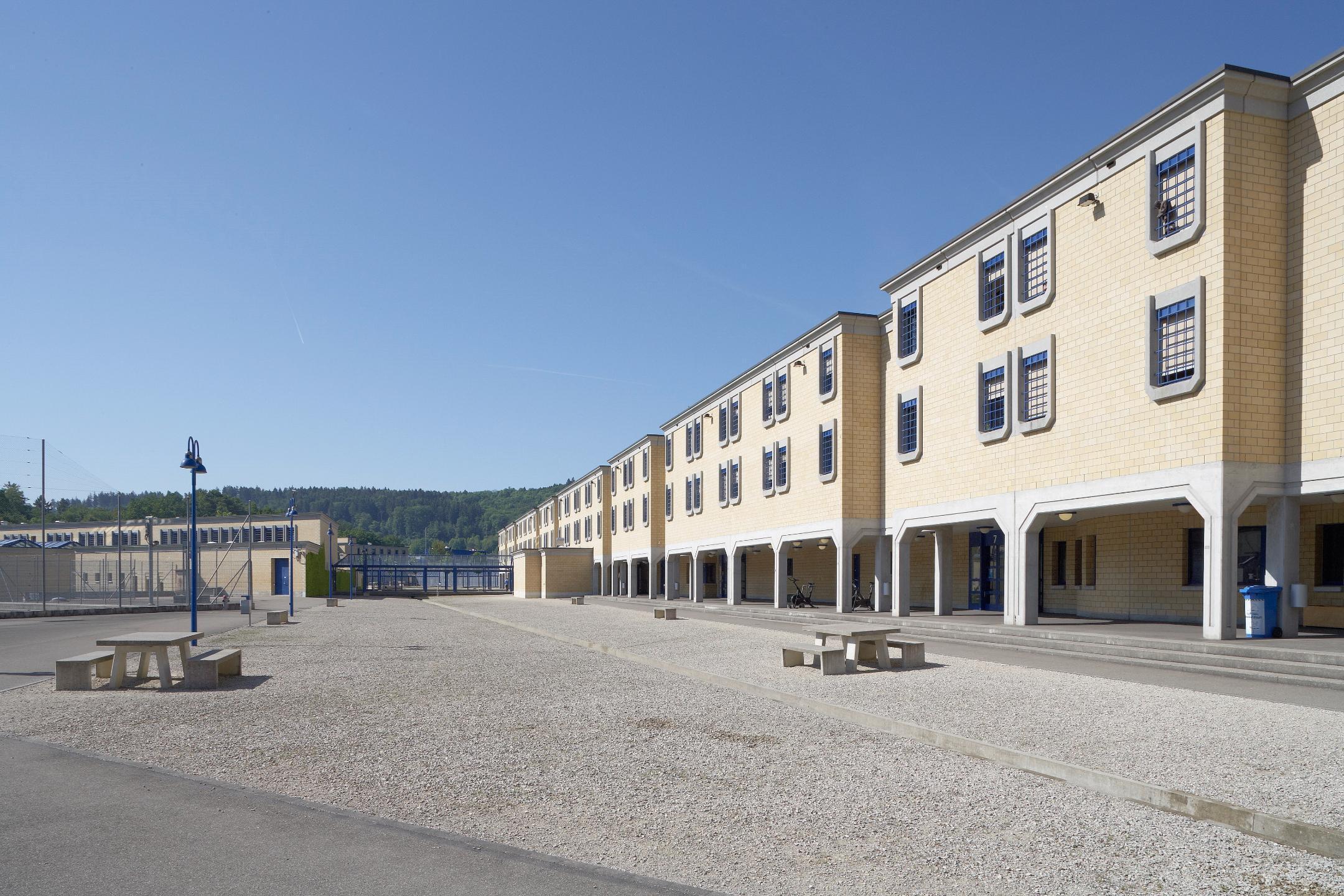 Aussenbereich der Justizvollzugsanstalt Pöschwies