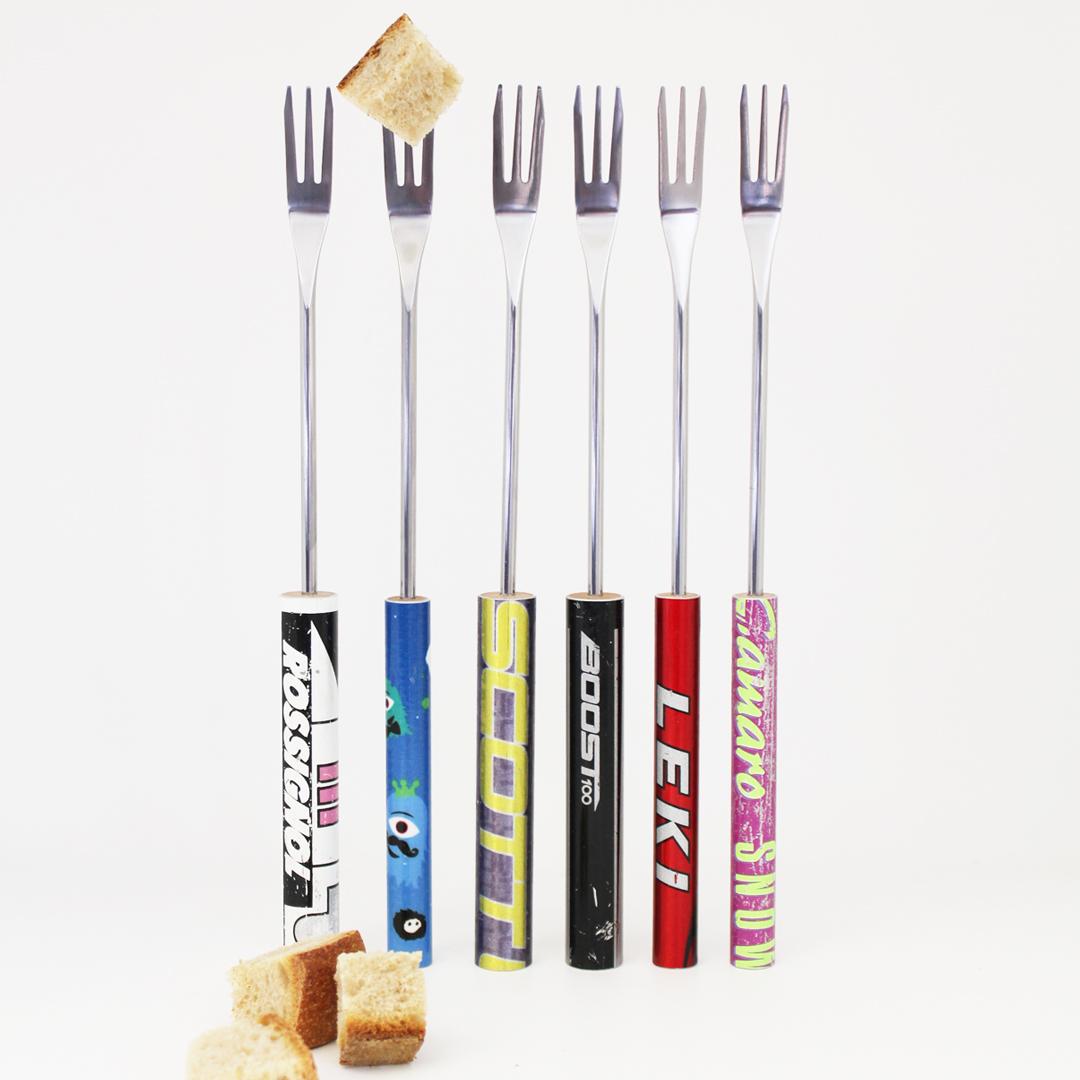 Fonduegabeln aus alten Skistöcken hergestellt.