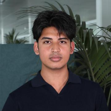 Das Bild zeigt Sujan, einen ehmaligen IMS-Praktikant im Amt für Informatik des Kantons Zürich