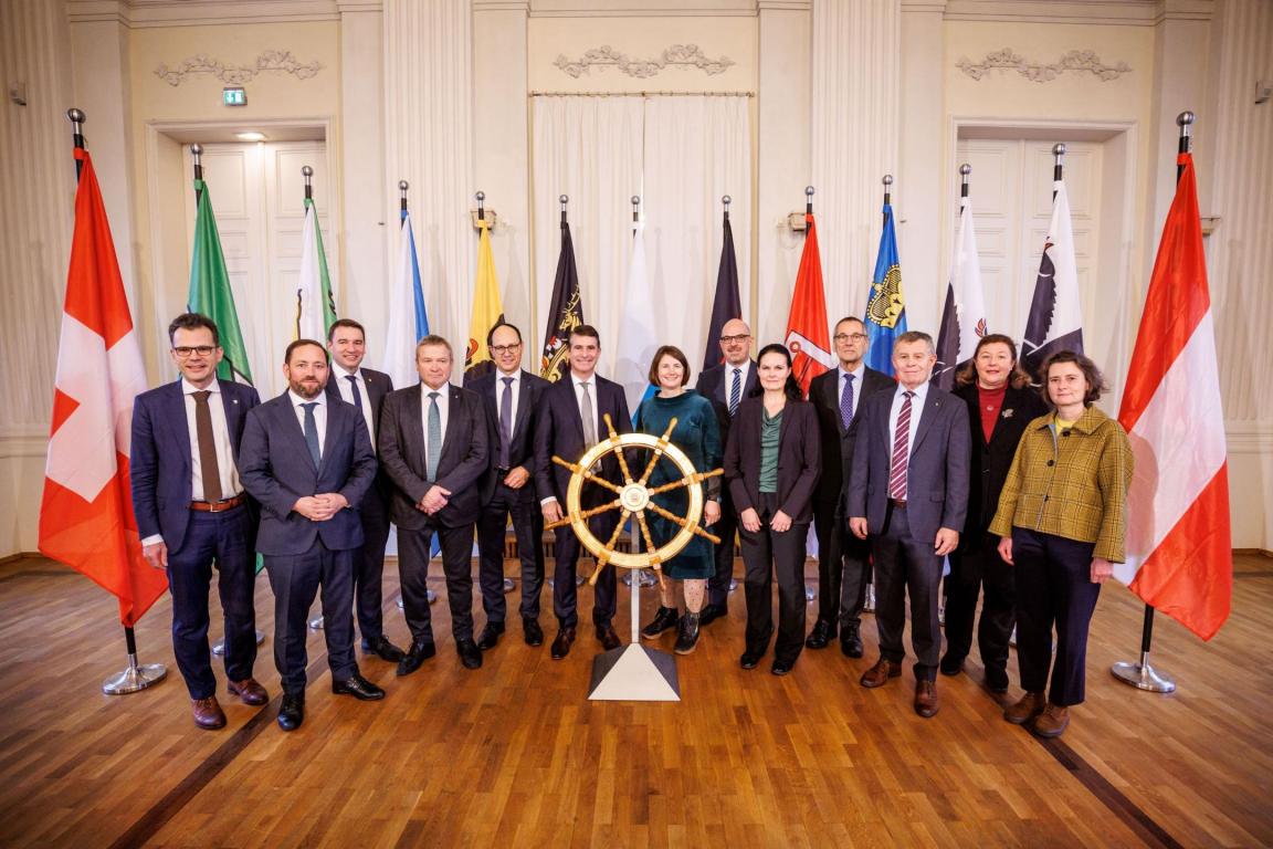 Mitglieder der Internationalen Bodenseekonferenz treffen sich zum Fototermin in der Münchner Residenz