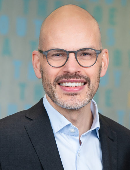 Amtsleiter Herr Dr. Simon Kleeb