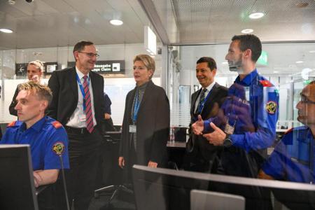 Federal Councillor Karin Keller-Sutter (middle), Government Councillor Mario Fehr (left), commanding officer of the police Thomas Würgler (second from right), and the head of the airport police, boarder control division, Marius Weyerman (right), at the Zurich Airport passport checkpoint. Source: Zurich Cantonal Police Force