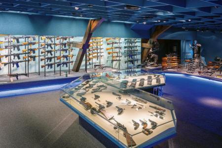 Fotoaufnahme aus dem Kriminalmuseum. Blick in die ehemalige Waffensammlung.