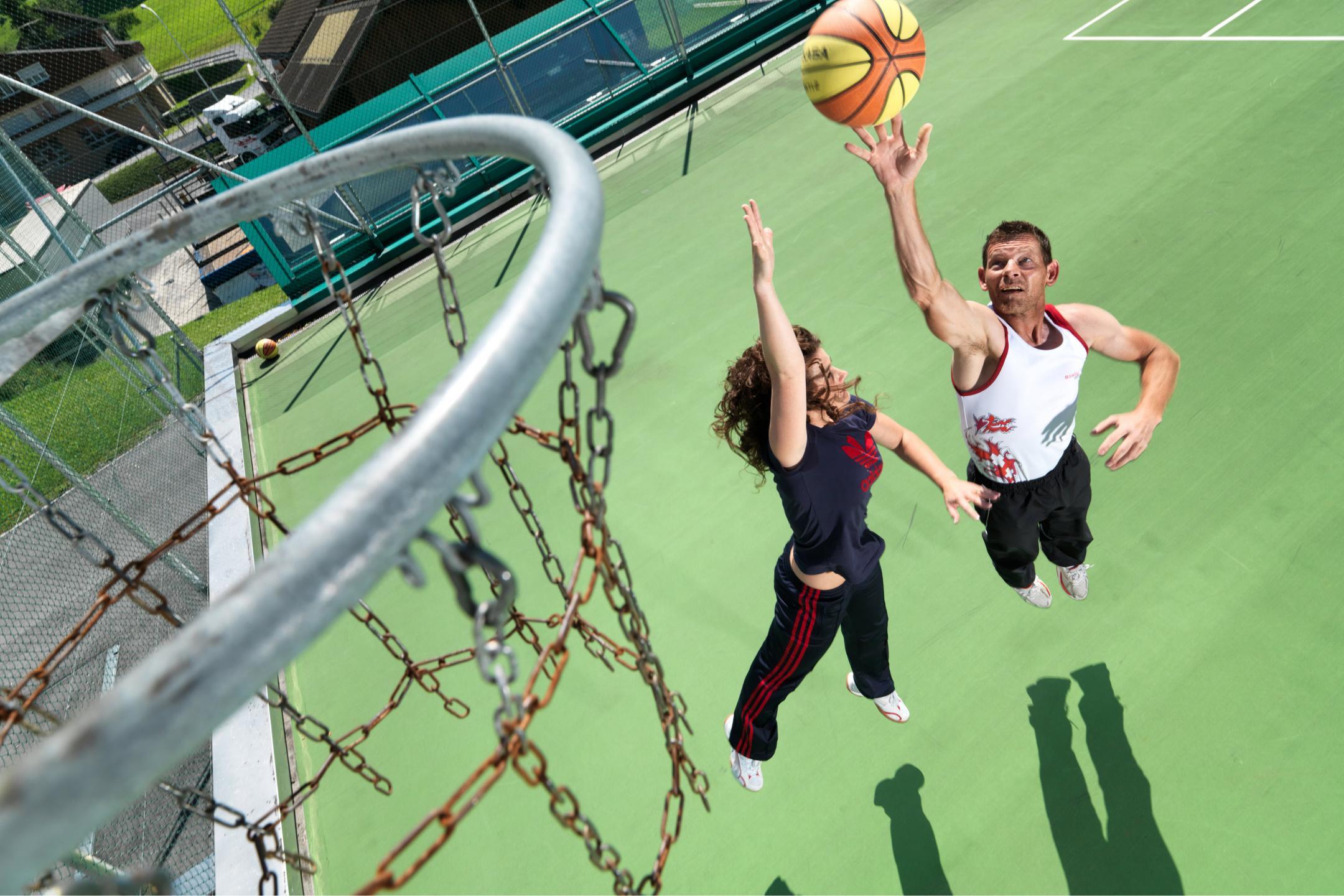 Basketball im Sportzentrum Kerenzerberg