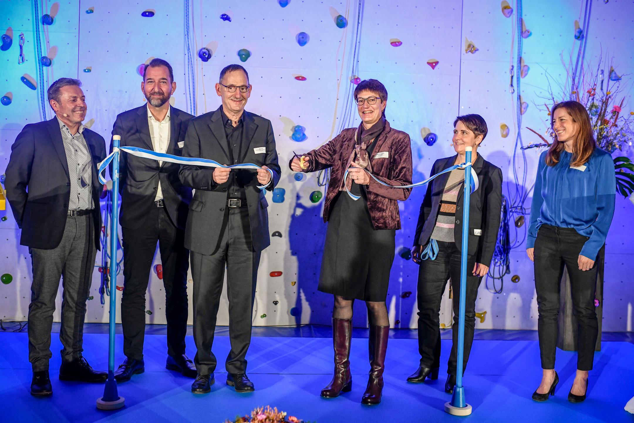 Impressionen zur Eroeffnung des Sportzentrum Kerenzerberg, am Donnerstag, 16. Dezember 2021 (Melanie Duchene)DIE BILDER DUERFEN NUR FUER DIE BESPROCHENE VERWENDUNG GEBRAUCHT WERDEN, WEITERE NUTZUNGEN SIND MIT DER FOTOGRAFIN, MELANIE DUCHENE ABZUKLAEREN.