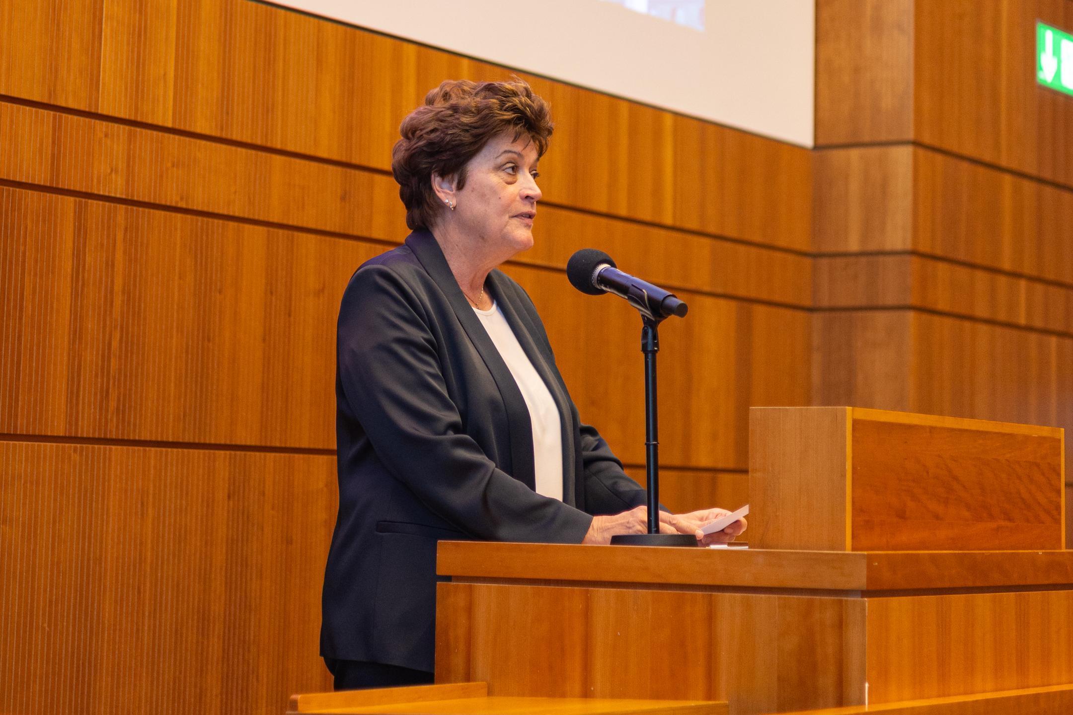 Regierungsrätin und Bildungsdirektorin Silvia Steiner richtete ein Grusswort an die Teilnehmenden