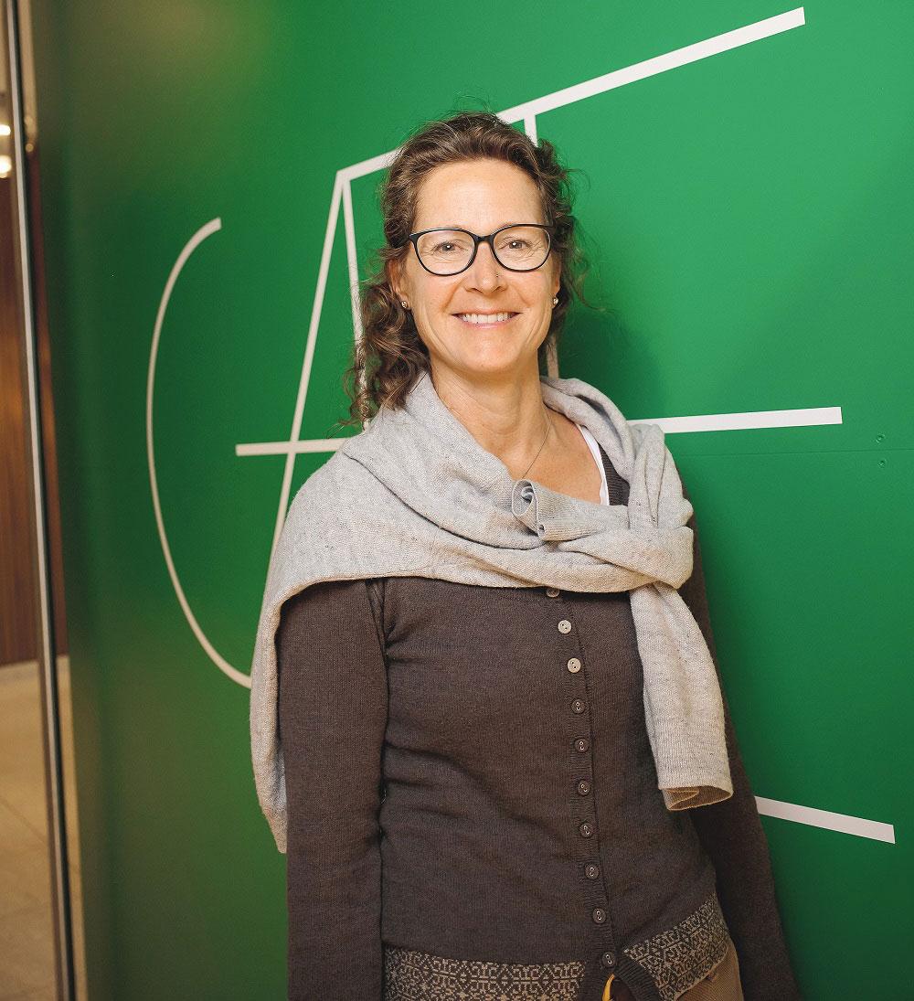 Juliane Neuhaus, Dozentin, Philosophische Fakultät, Institut für Sozialanthropologie und Empirische Kulturwissenschaft