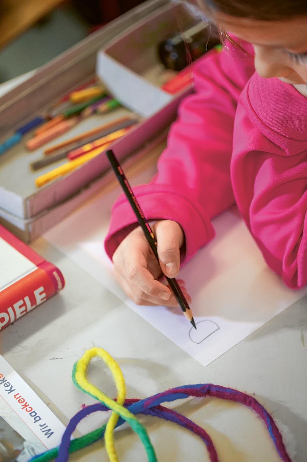 Lesen und Schreiben in der ersten Klasse von Frau Prinz in der Schule Kobenacker, Zürich Seefeld