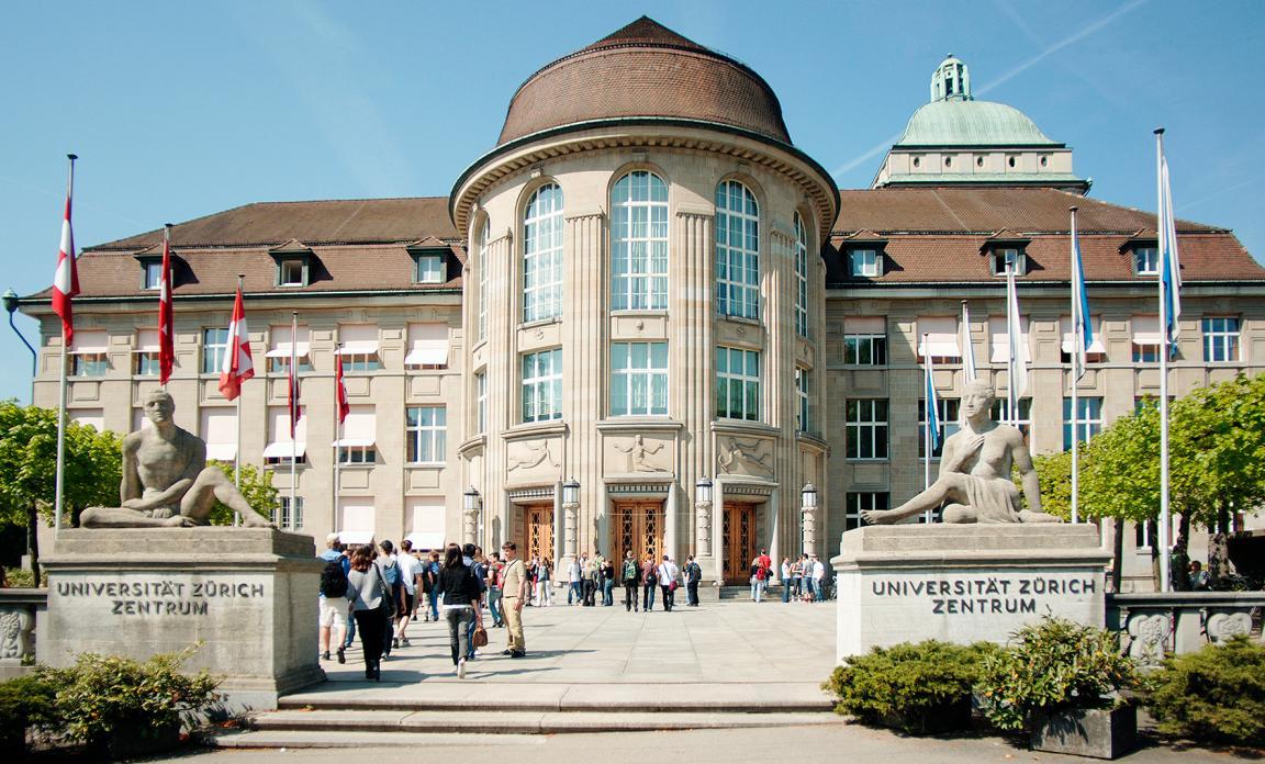 Entry to the main building of the University of Zurich