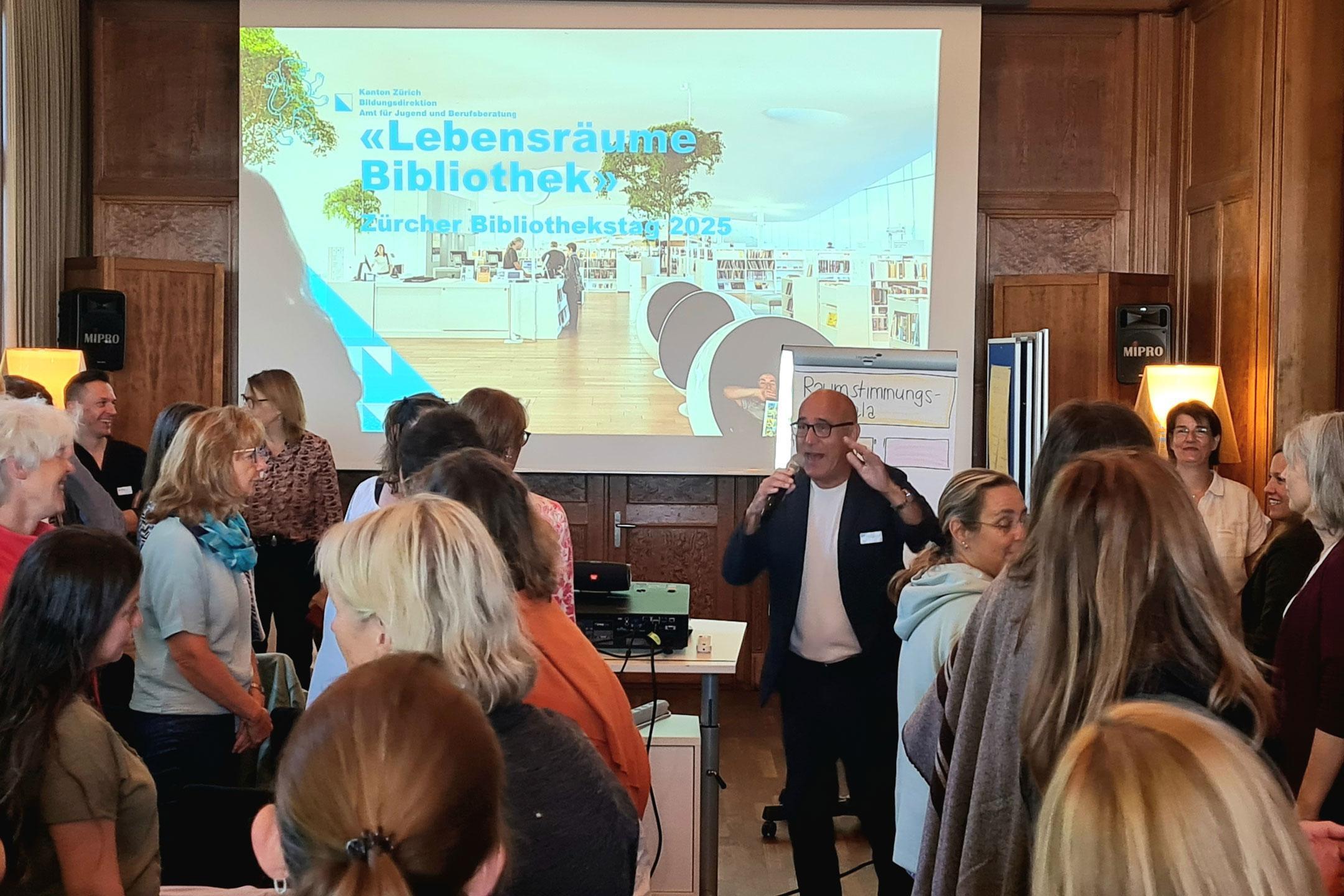 André Woodtli, Amtschef AJB, während seiner Keynote.