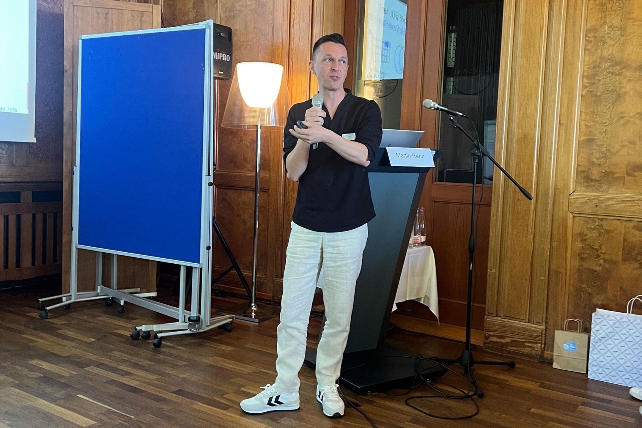 Martin Renz von der Stadtbibliothek Vegesack, Deutschland, spricht über seine Erfahrungen.