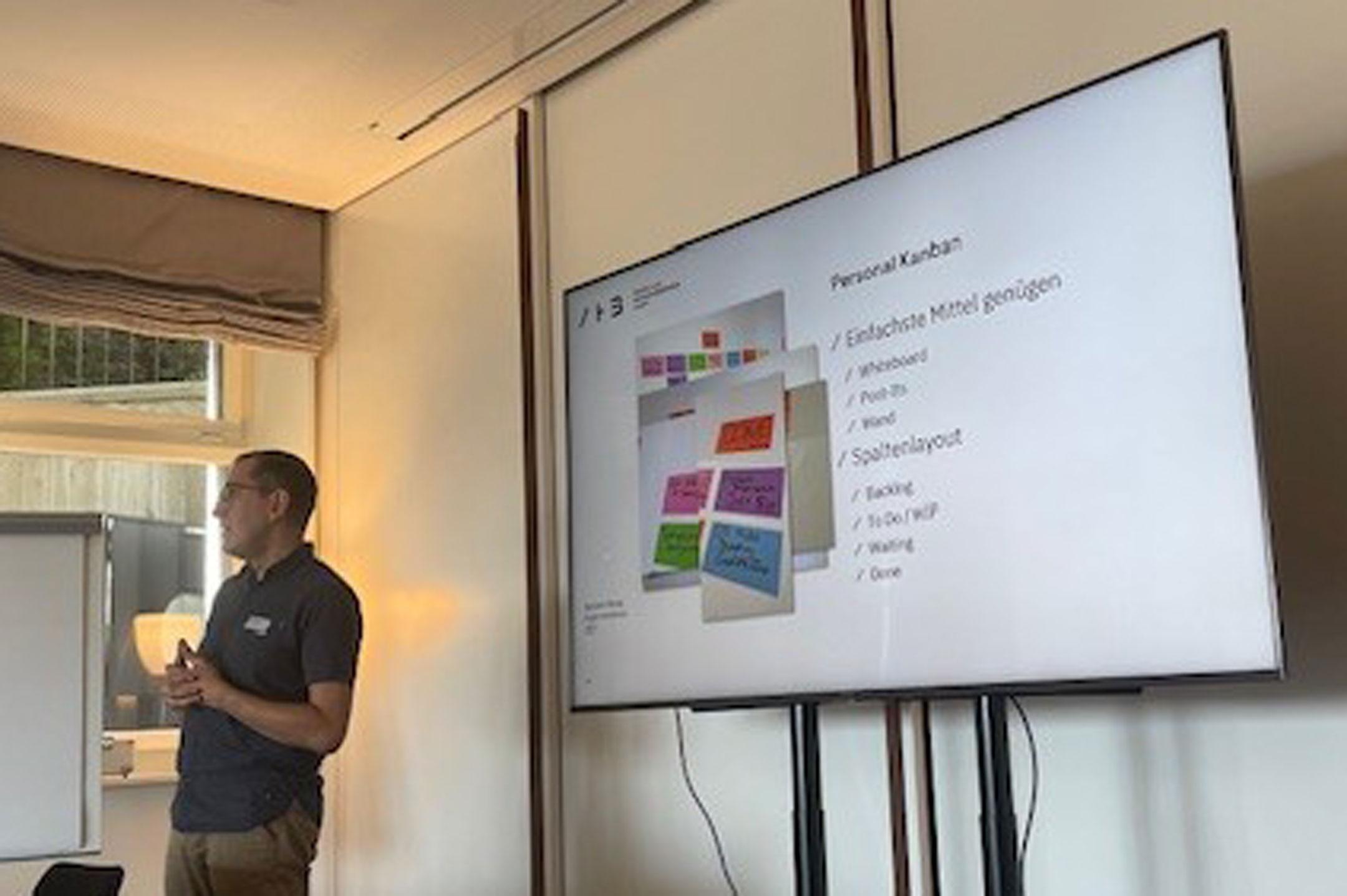 Benjamin Flämig, Direktor Zentral- und Hochschulbibliothek Luzern, spricht über agile Werte und Prinzipien.