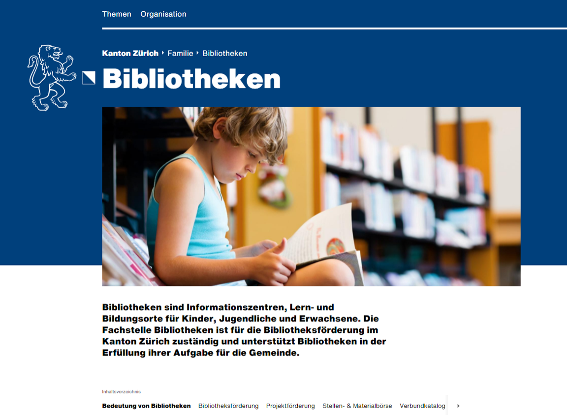 Die neue Startseite der Fachstelle Bibliotheken zeigt auf blauem Hintergrund ein Bild mit einem lesenden Jungen in einer Bibliothek.