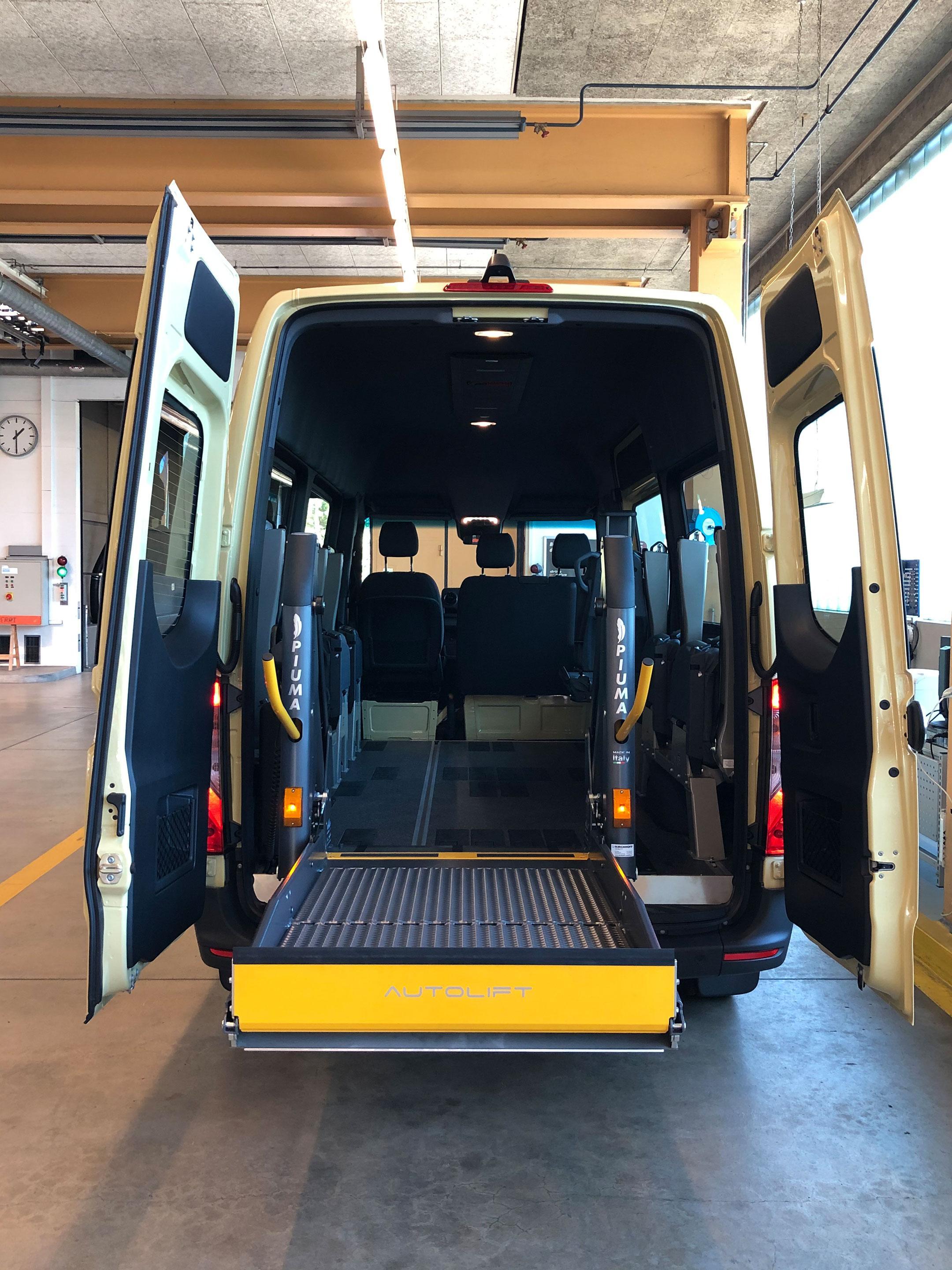 Umbau Fahrzeug mit Hebenbühne/Lift