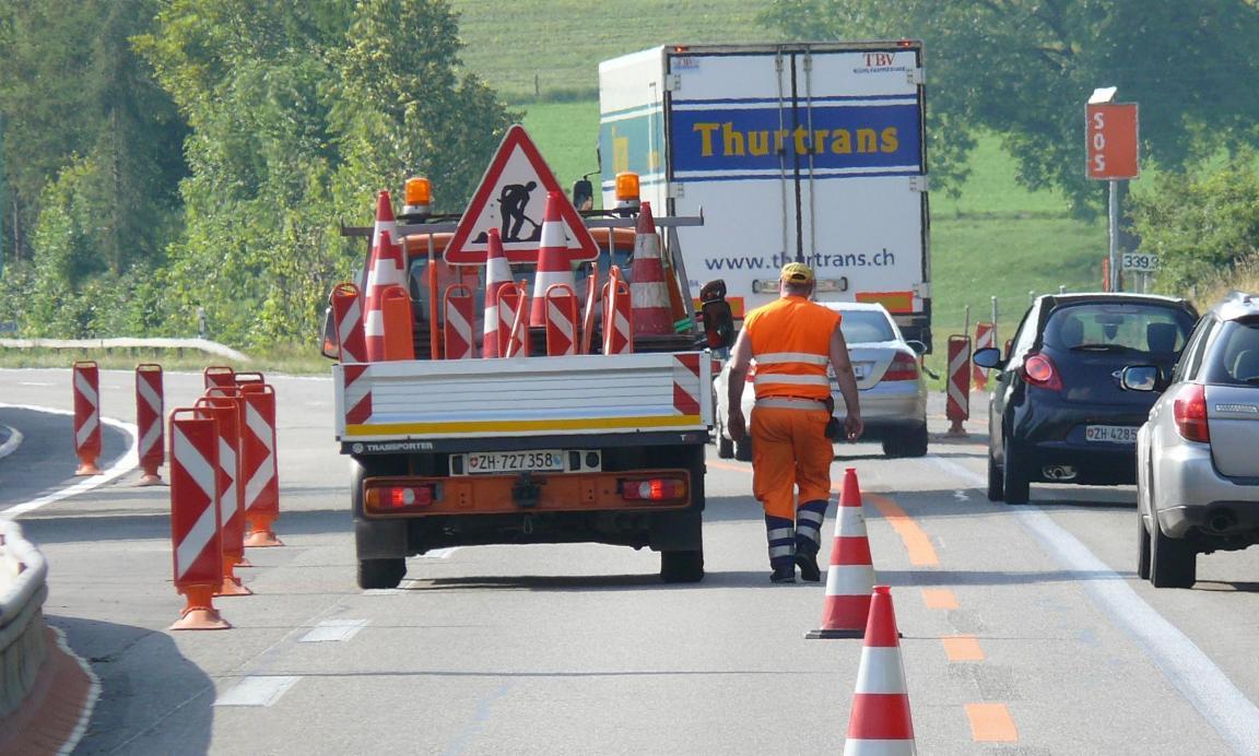 Verkehrspylonen als temporäre Signalisation