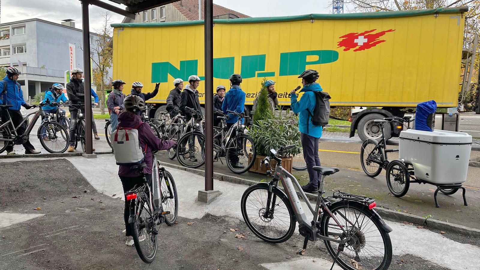 An einem Knoten werden in der Gruppe Verbesserungsansätze diskutiert.