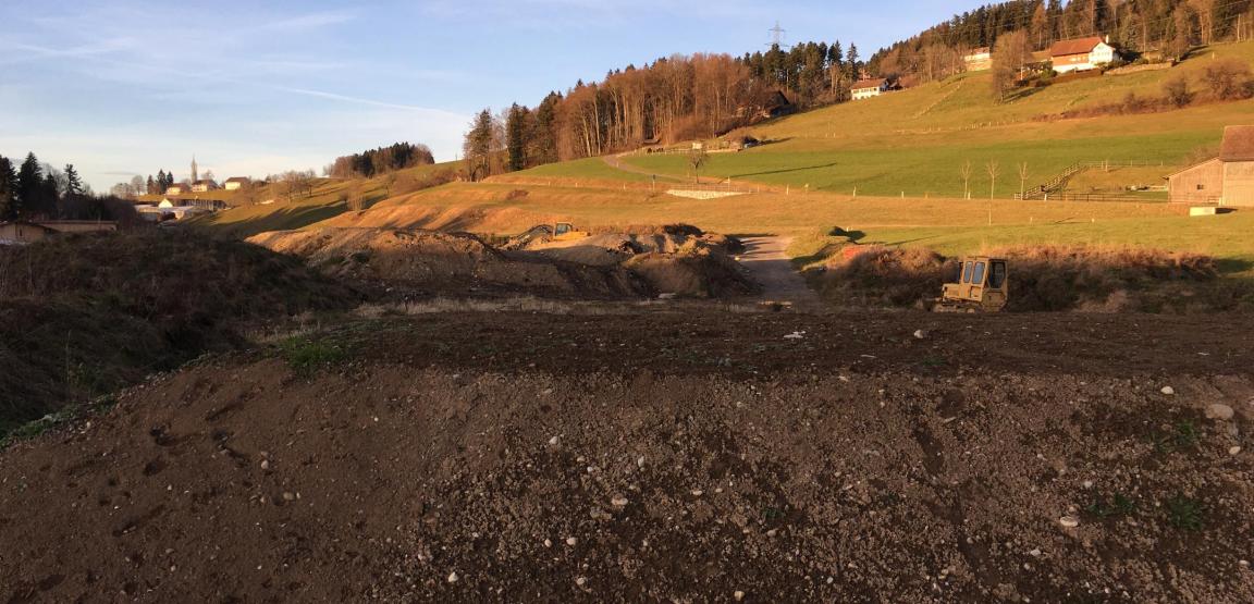 Bodenverwertung im Sonnenuntergang 