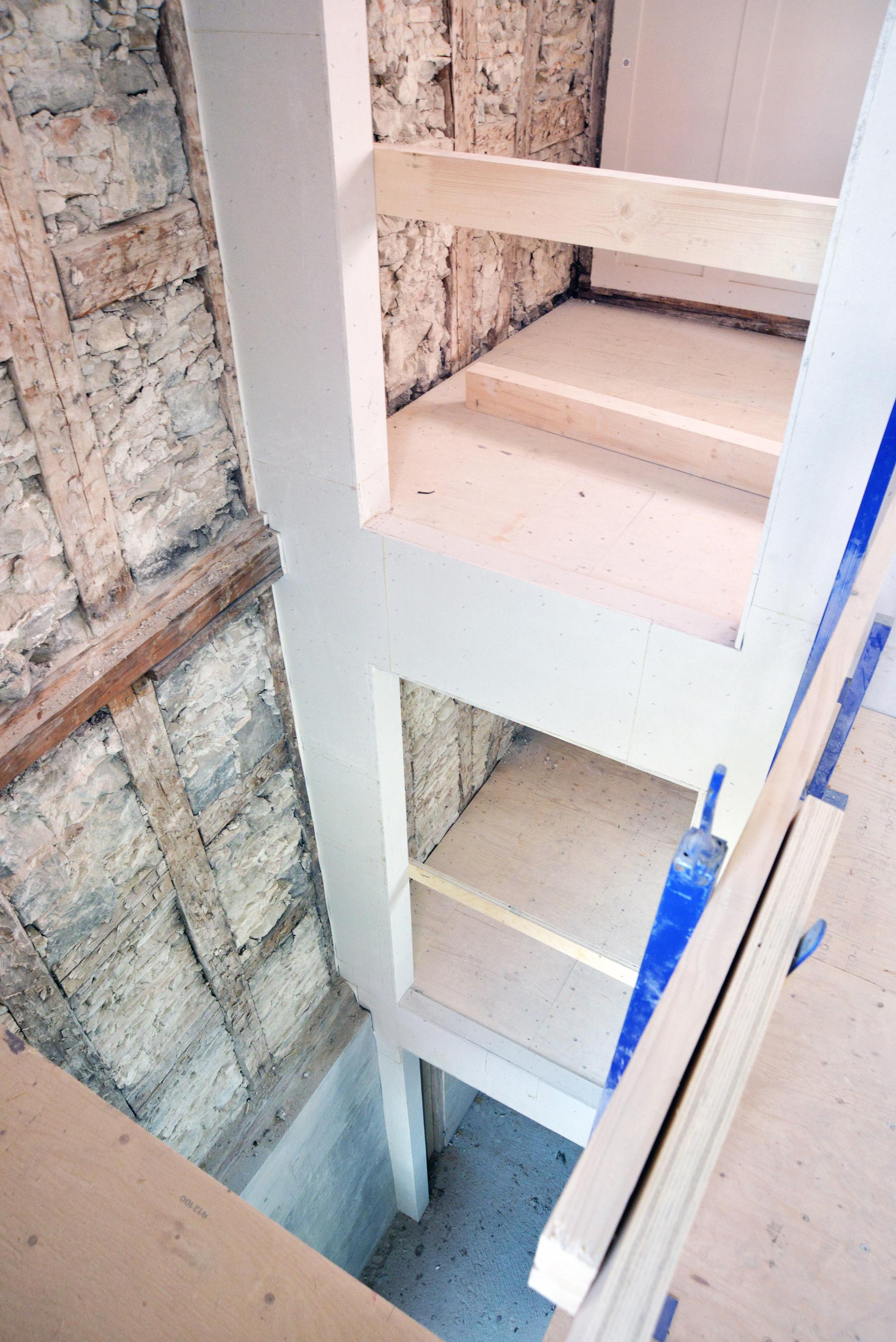 Baustellenfoto 26. März 2021, Durchblicke in den neuen Liftschacht