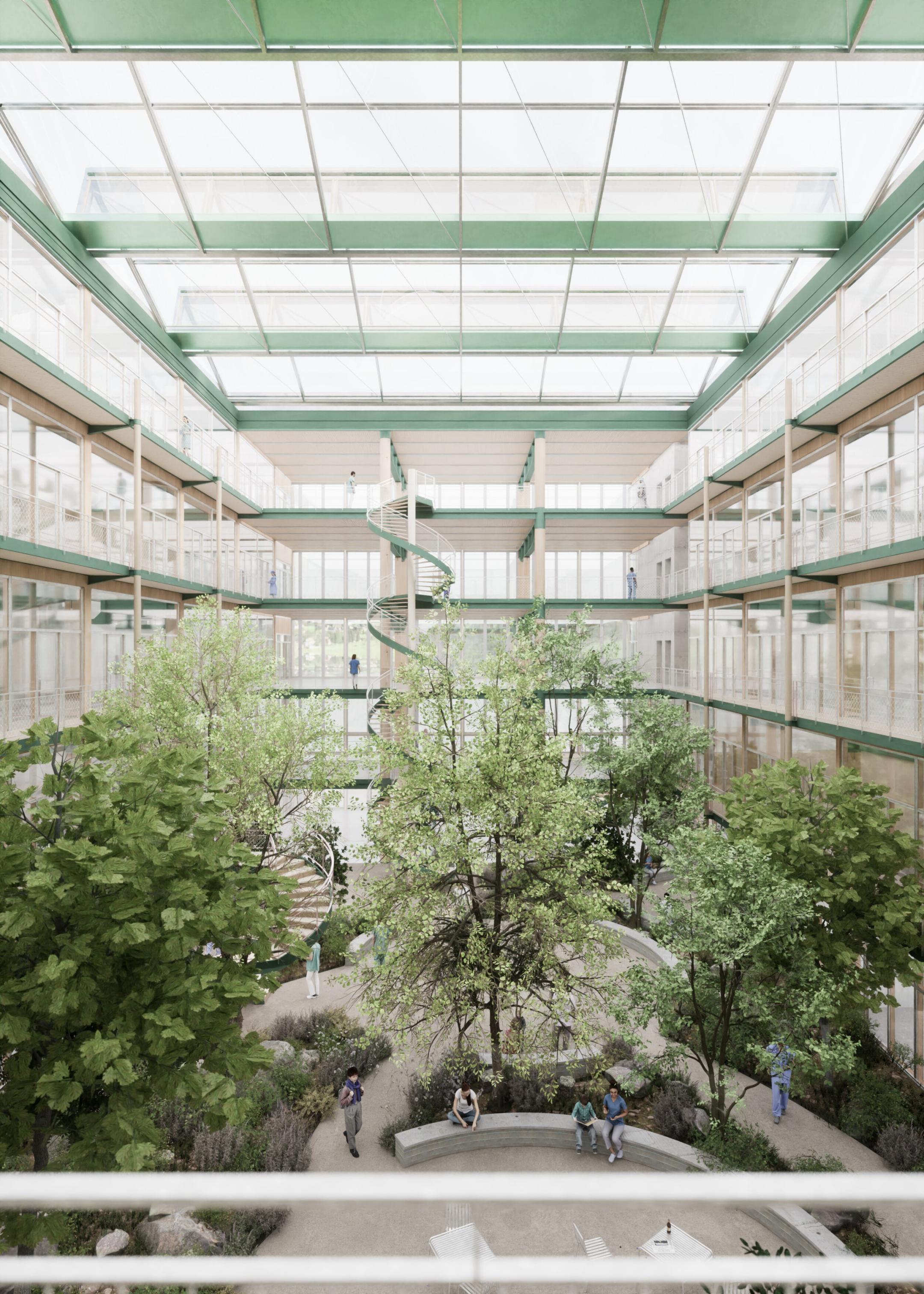 Das Bild zeigt den lichtdruchflutetetn Innenhof mit eindrücklicher Begrünung. Zu sehen sind hauptsächlich grosse Bäume.