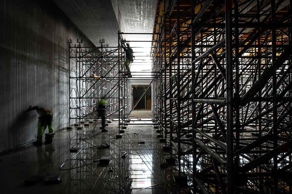 Ein Baugerüst im Inneren eines Gebäudeteils auf der PJZ-Baustelle im Mai 2018.