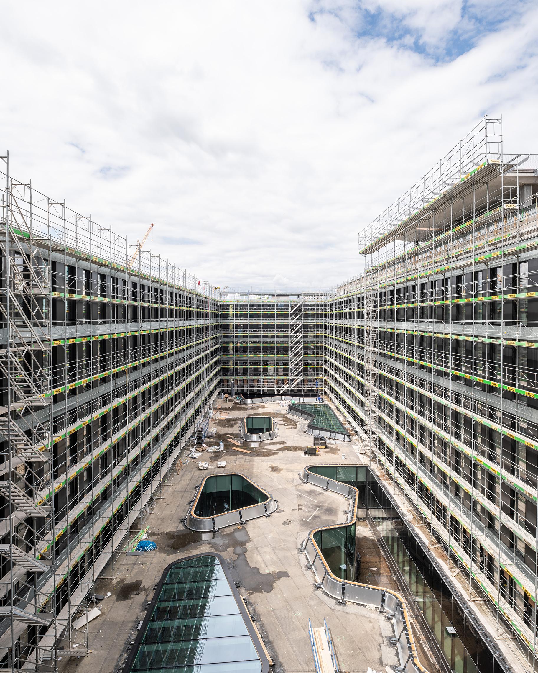 PJZ-Baustelle im Mai 2020: Sicht auf Innenhof.