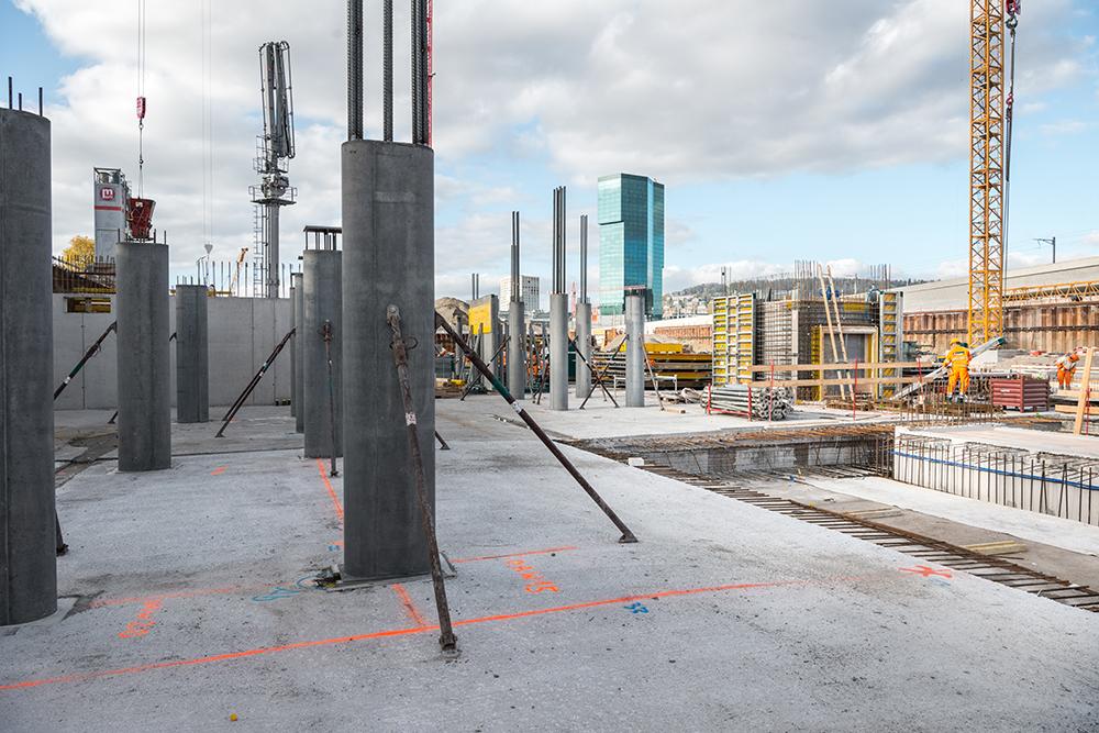 Die PJZ-Baustelle im Oktober 2017, im Hintergrund der Prime Tower.