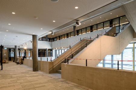 Treppenaufgang im PJZ-Gebäude