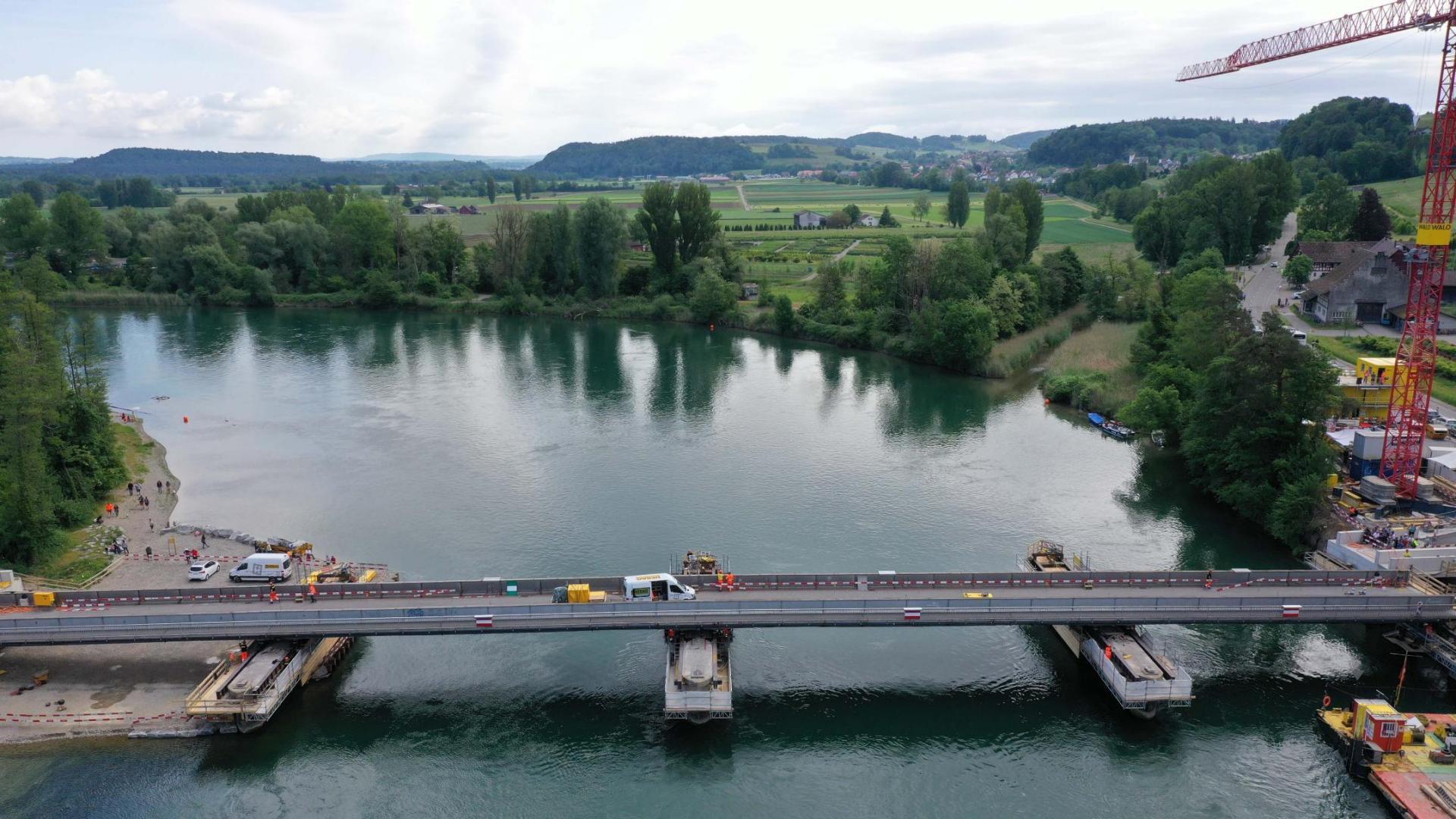 Rheinbrücke in Flaach